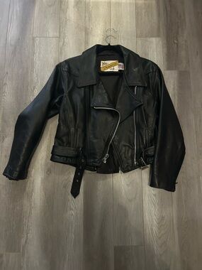Schott leather jacket 🏍️ 🖤